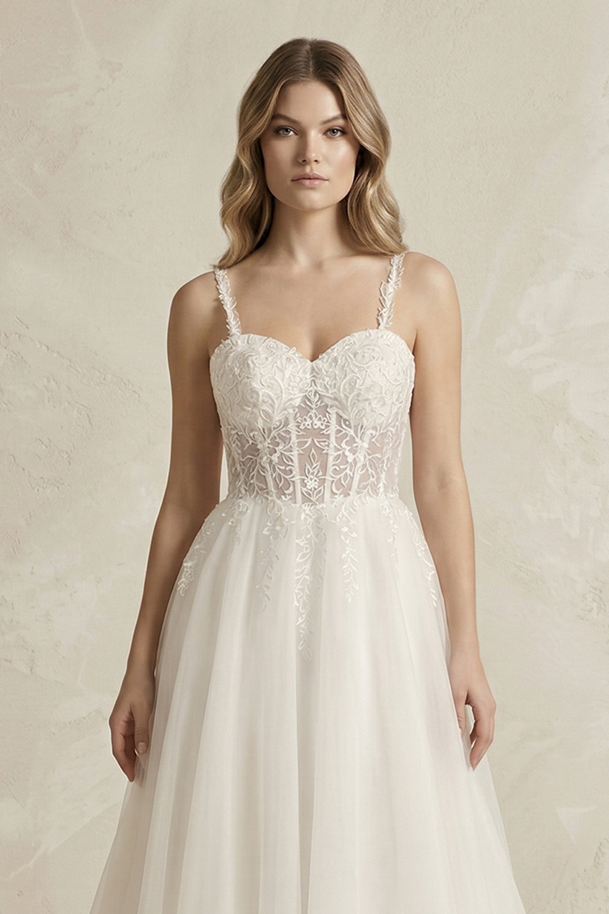Robe de mariée ivoire trapèze en tulle à fines bretelles sans manches - Harana