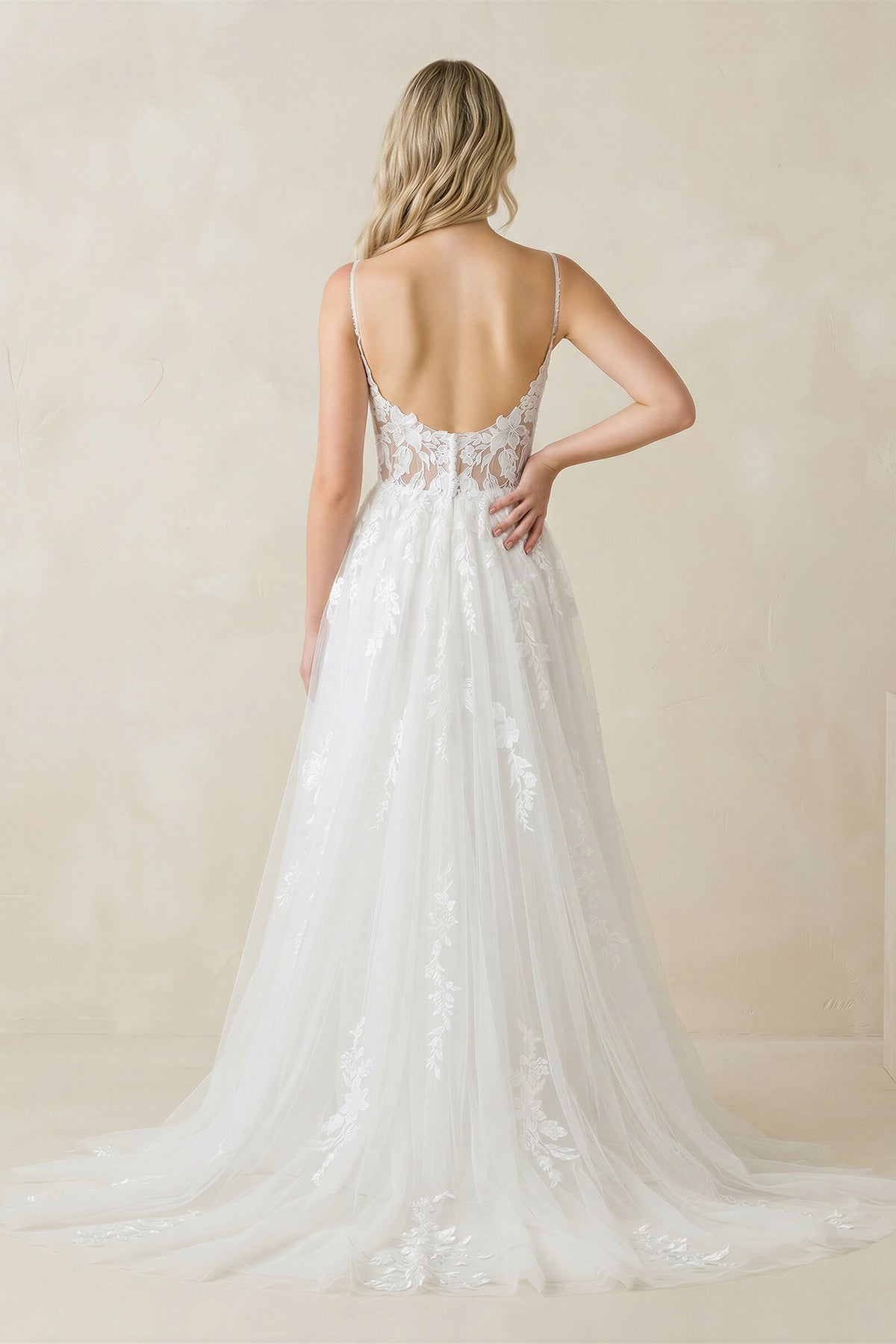 Robe de mariée blanche trapèze en dentelle à fines bretelles sans manches - Harana