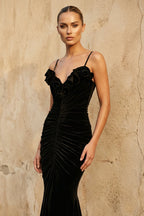 Robe longue noir en velours à fines bretelles - Harana