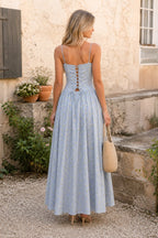 Robe bleue longue en coton à fines bretelles et imprimé floral rétro - Harana