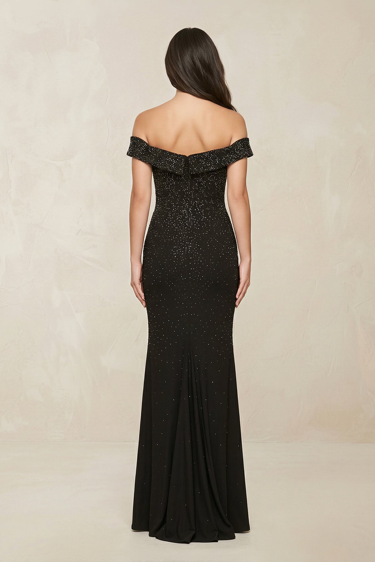 Robe de mariée noire coupe fourreau à épaules dénudées ornée de sequins - Harana