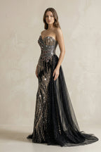 Robe de mariée noire coupe sirène à décolleté cœur ornée de sequins - Harana