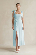 Robe demoiselle d’honneur bleu ciel midi sans manches plissée effet drapé - Harana