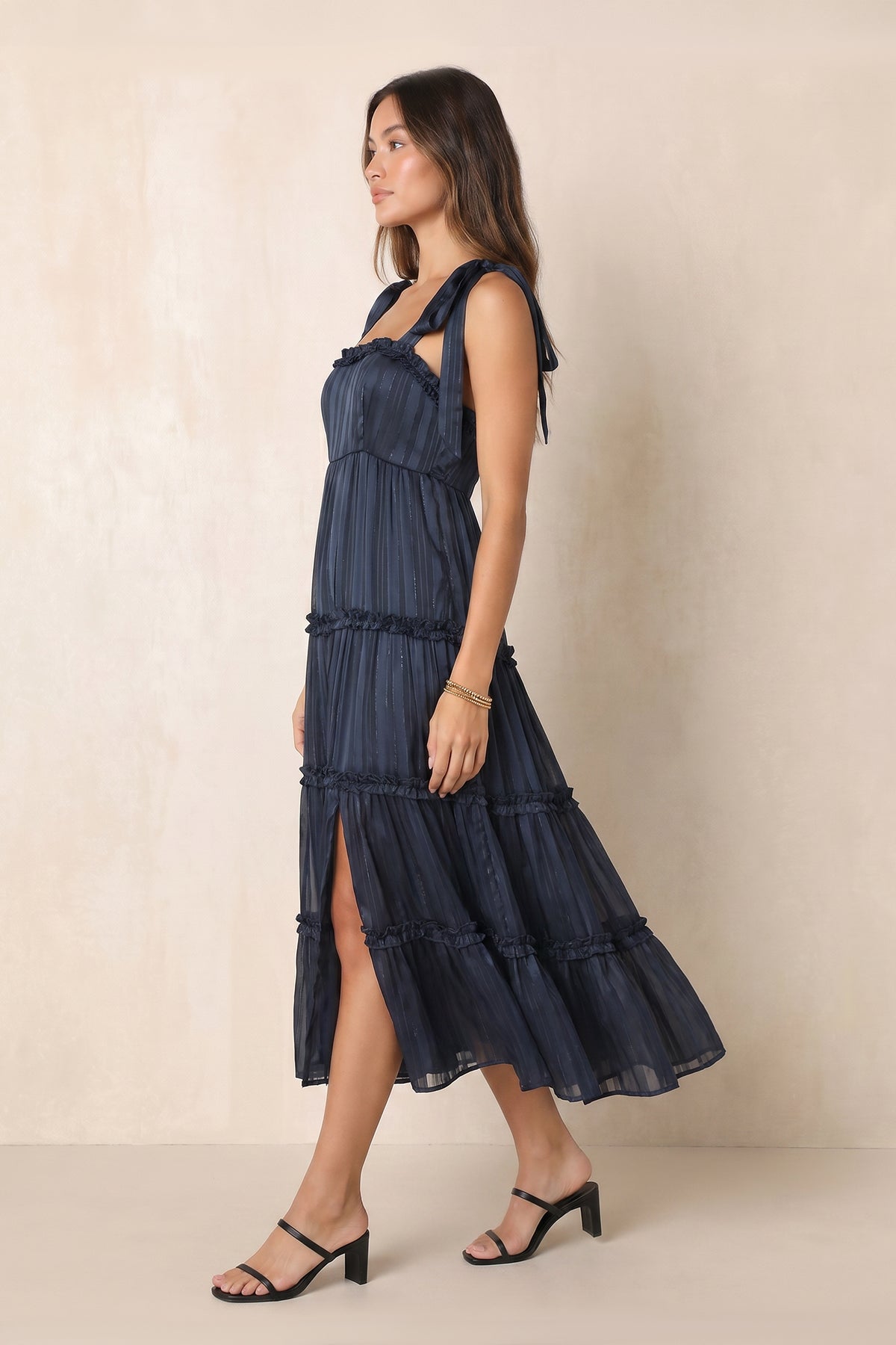 Robe bleu marine foncé midi coupe trapèze à encolure carrée plissée - Harana
