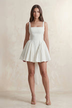 Robe de mariée courte ivoire satinée sans manches dos nu - Harana