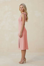 Robe demoiselle d’honneur rose petal midi sans manches avec fente effet drapé - Harana