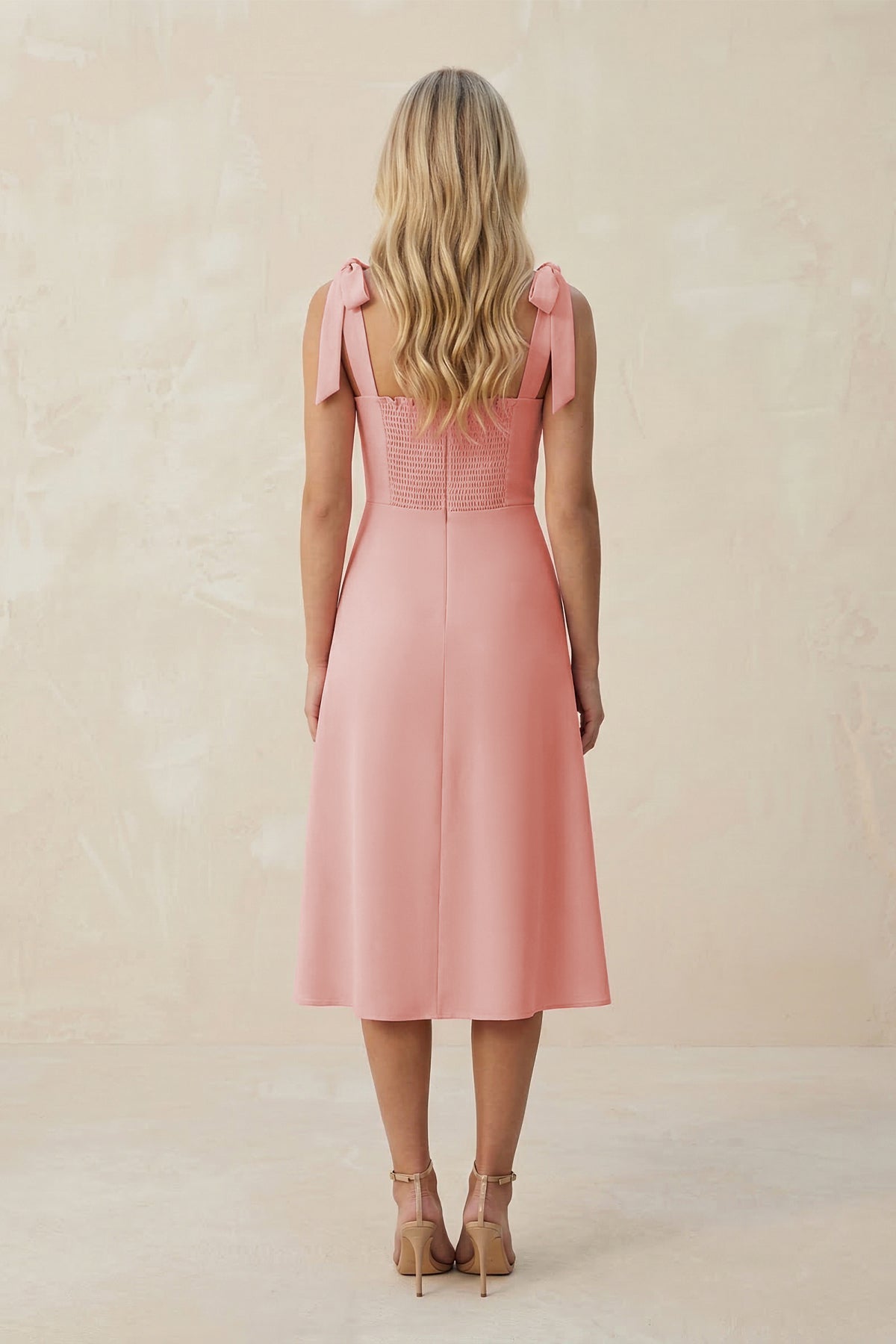 Robe demoiselle d’honneur rose petal midi sans manches avec fente effet drapé - Harana