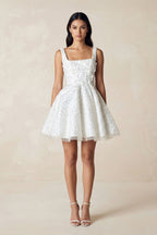 Robe de mariée blanche trapèze en dentelle sans manches perlée - Harana