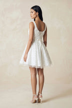 Robe de mariée blanche trapèze en dentelle sans manches perlée - Harana
