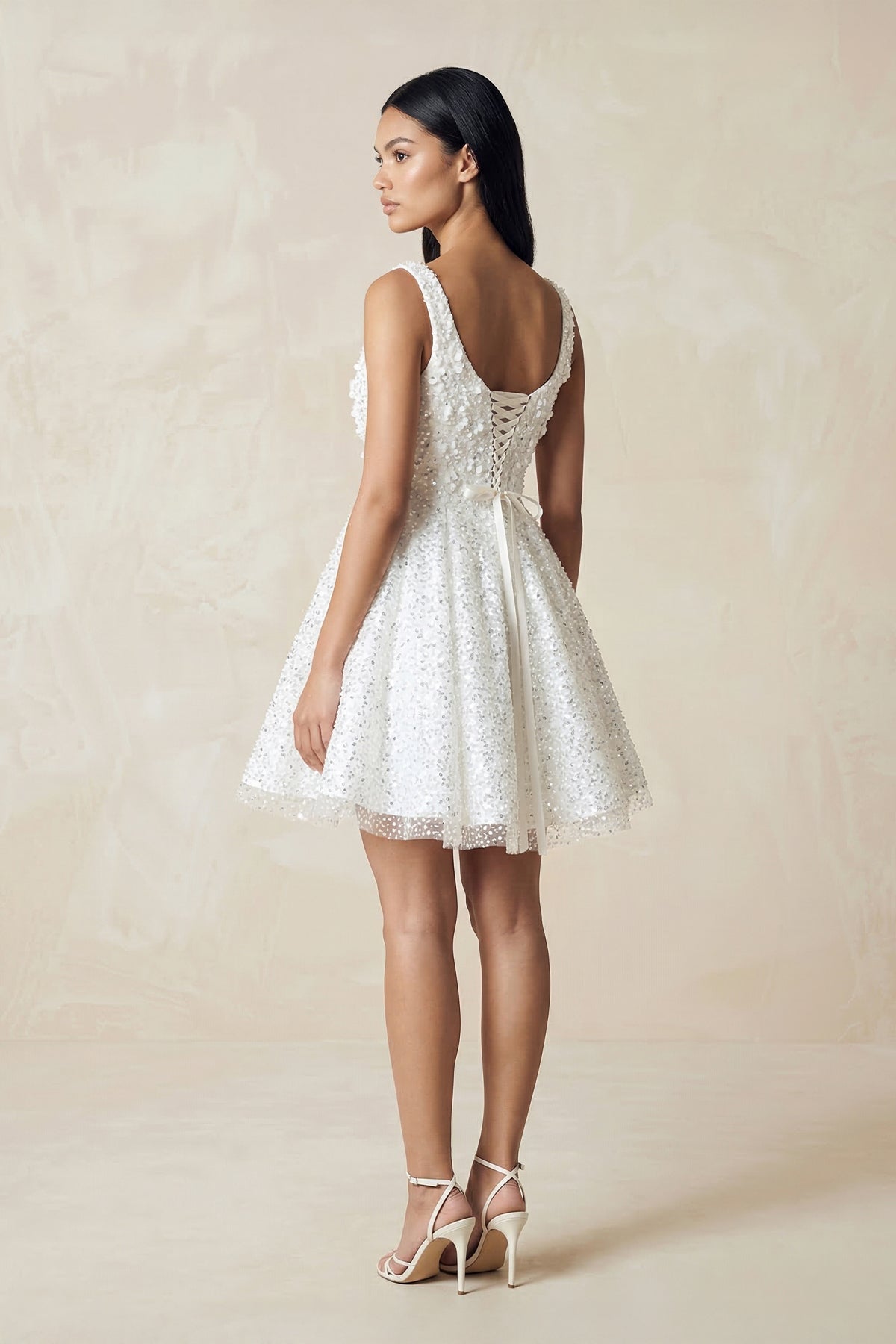Robe de mariée blanche trapèze en dentelle sans manches perlée - Harana
