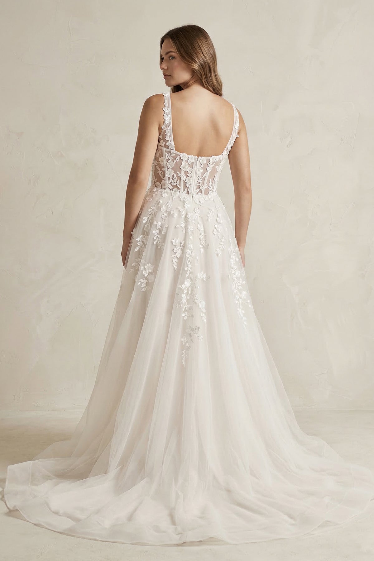 Robe de mariée ivoire trapèze en tulle sans manches avec fente - Harana