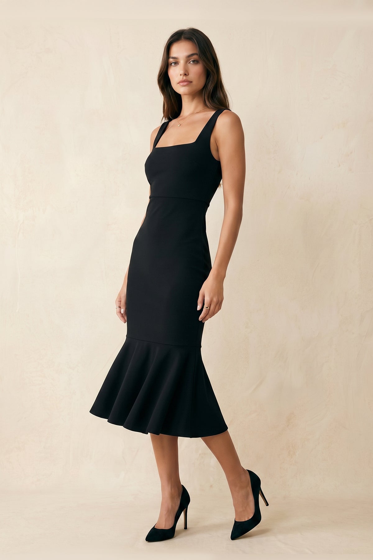 Robe noire midi coupe fourreau à encolure carrée dos nu - Harana