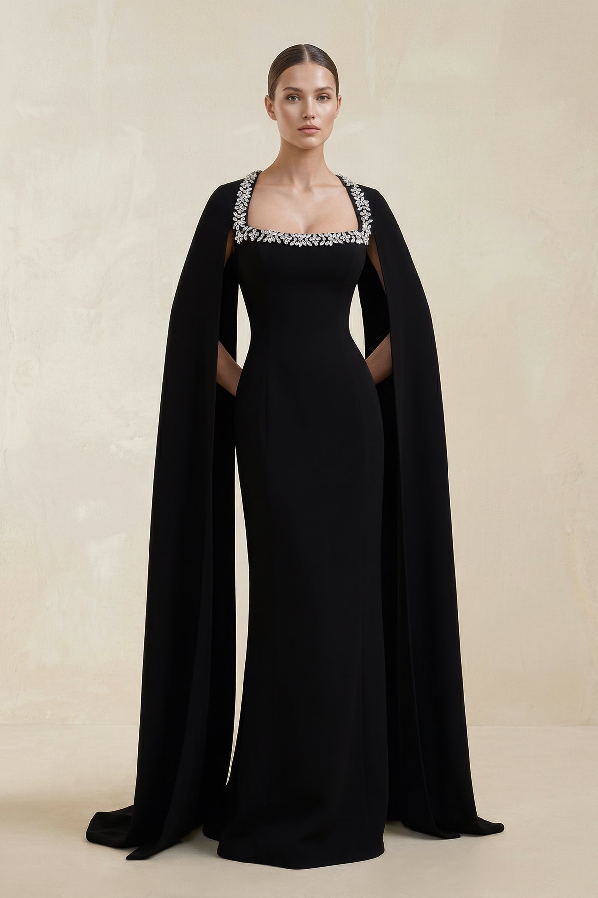 Robe de mariée noire satinée coupe fourreau à encolure carrée ornée de perles - Harana