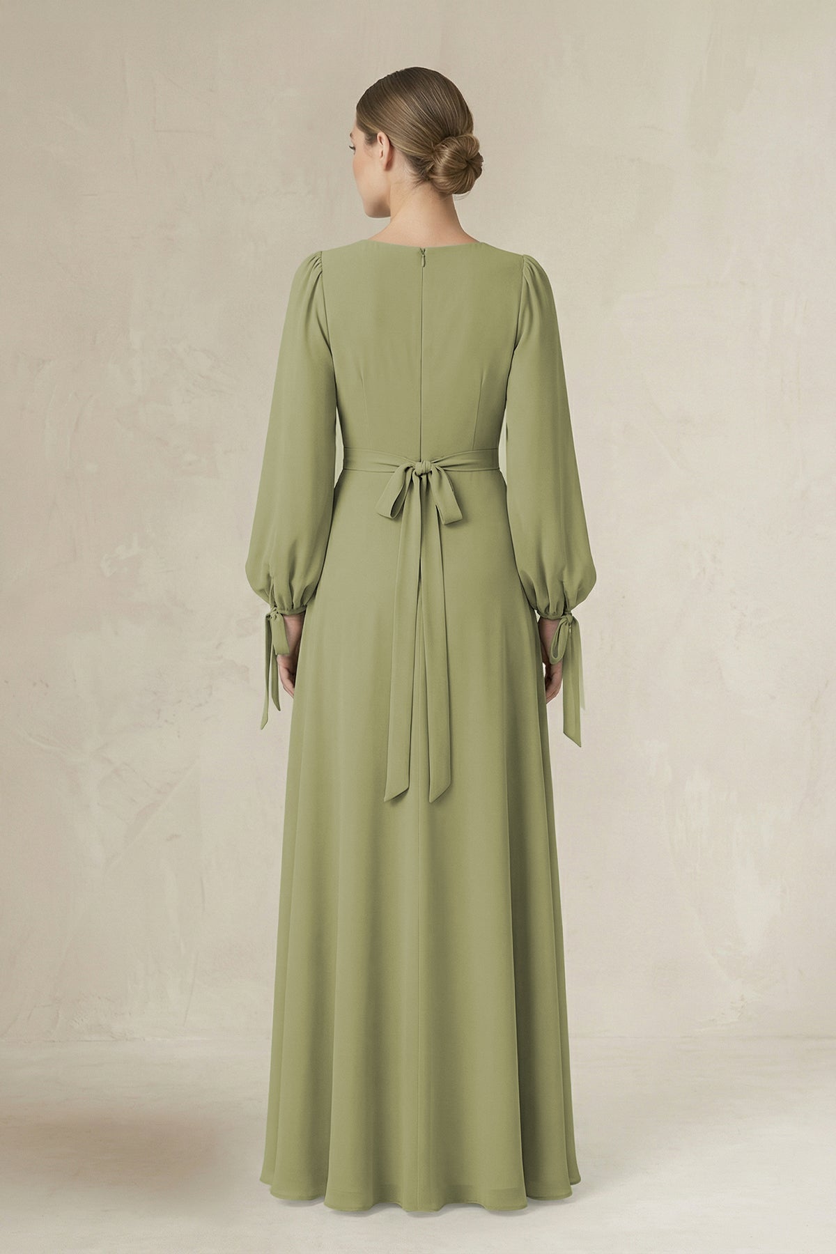 Robe demoiselle d’honneur moss green longue manches longues avec fente effet drapé - Harana