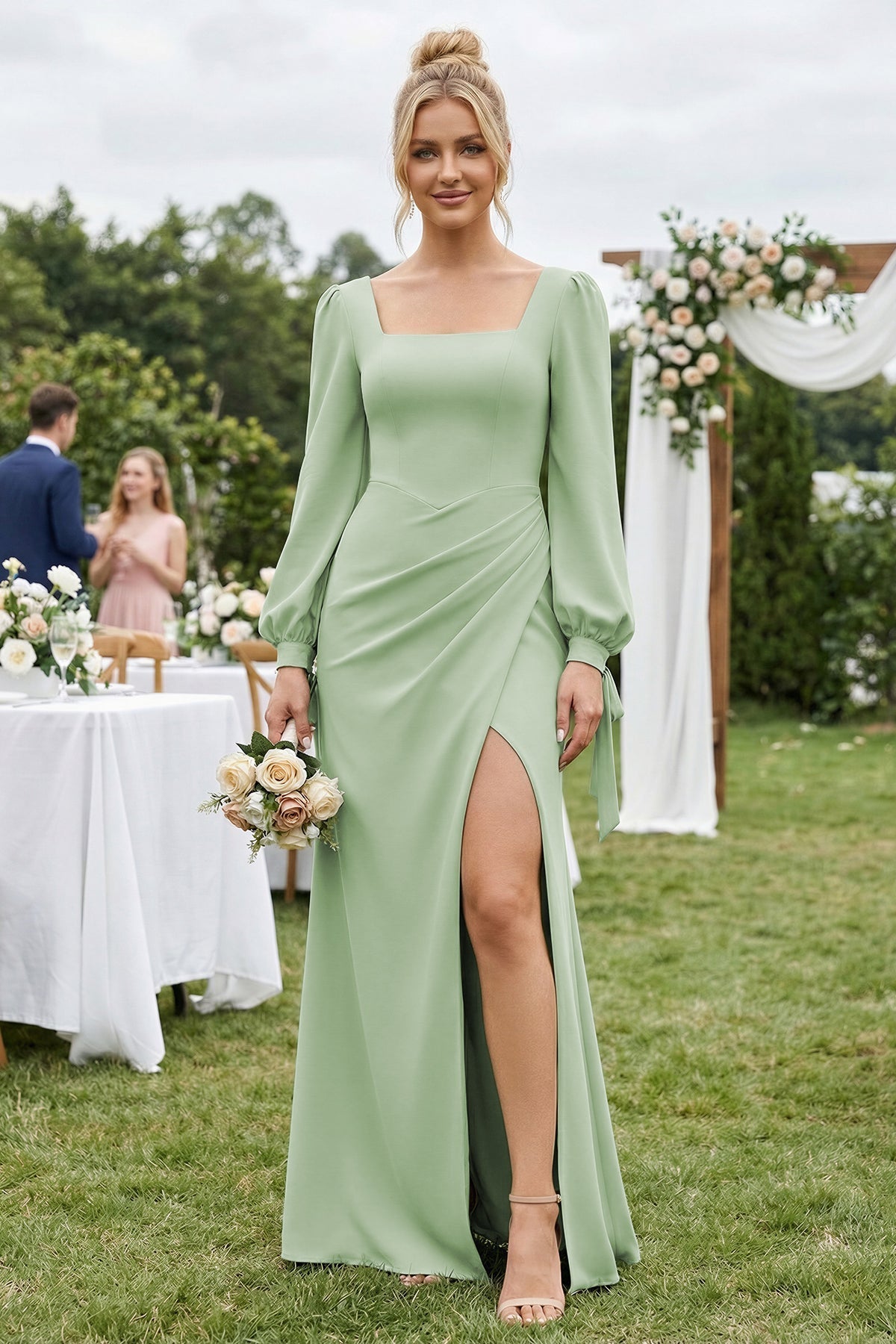 Robe demoiselle d’honneur vert sauge longue manches longues avec fente froncée - Harana