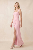 Robe rose bonbon longue en mousseline coupe fourreau à encolure carrée effet drapé avec fente - Harana