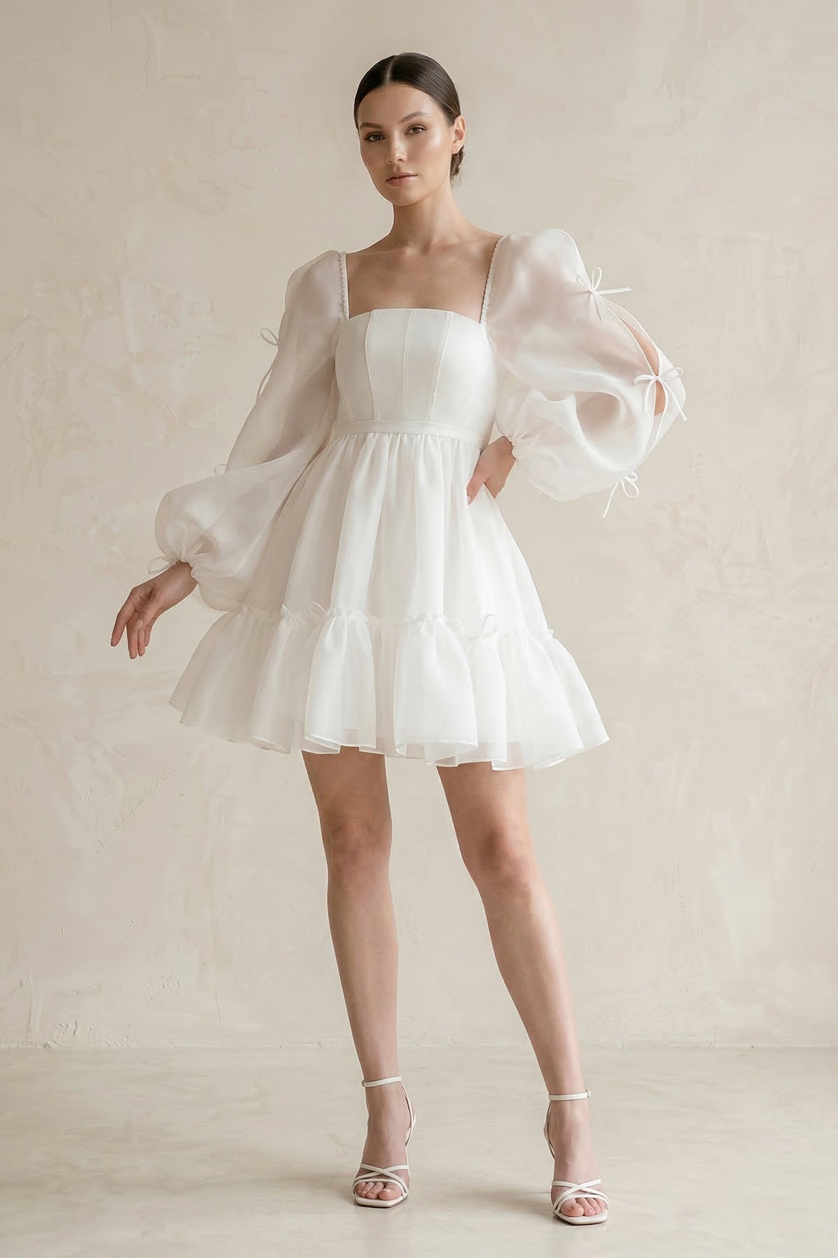 Robe de mariée courte blanc en tulle à manches longues à volants - Harana