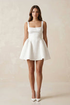 Robe de mariée blanche trapèze en satin sans manches col carré - Harana