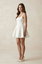 Robe de mariée blanche trapèze en satin sans manches col carré - Harana