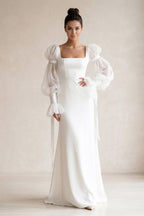 Robe de mariée blanche satinée coupe fourreau à encolure carrée et manches longues - Harana