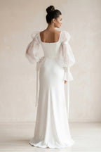 Robe de mariée blanche satinée coupe fourreau à encolure carrée et manches longues - Harana