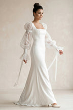 Robe de mariée blanche satinée coupe fourreau à encolure carrée et manches longues - Harana