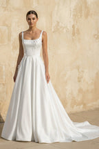 Robe de mariée blanche trapèze en satin sans manches à appliqués - Harana