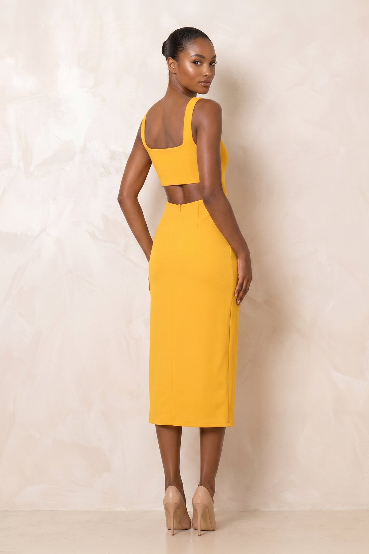 Robe jaune midi coupe fourreau à encolure carrée avec fente - Harana