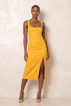 Robe jaune midi coupe fourreau à encolure carrée avec fente - Harana