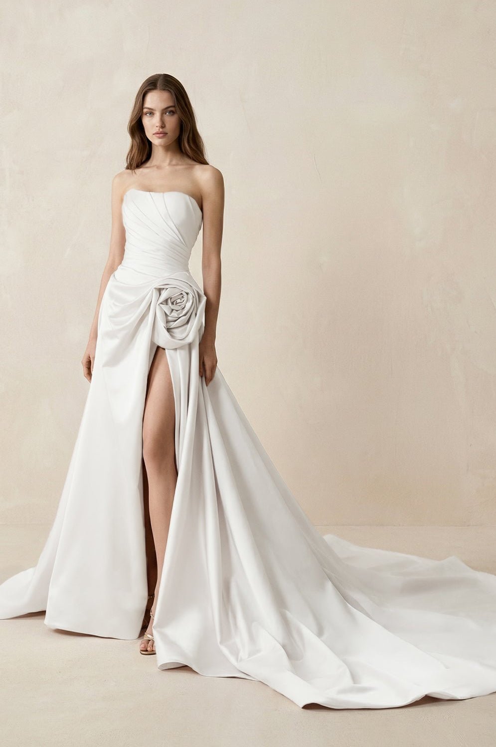Robe de mariée blanche trapèze en satin bustier sans manches - Harana