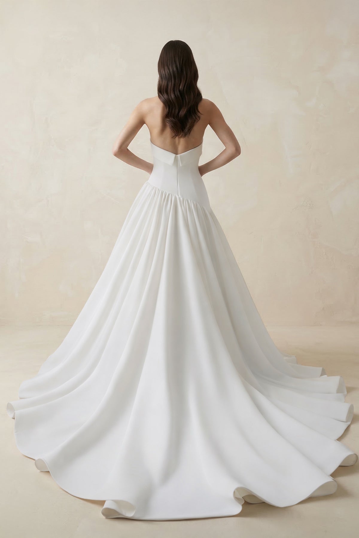 Robe de mariée blanche trapèze en crêpe bustier sans manches - Harana
