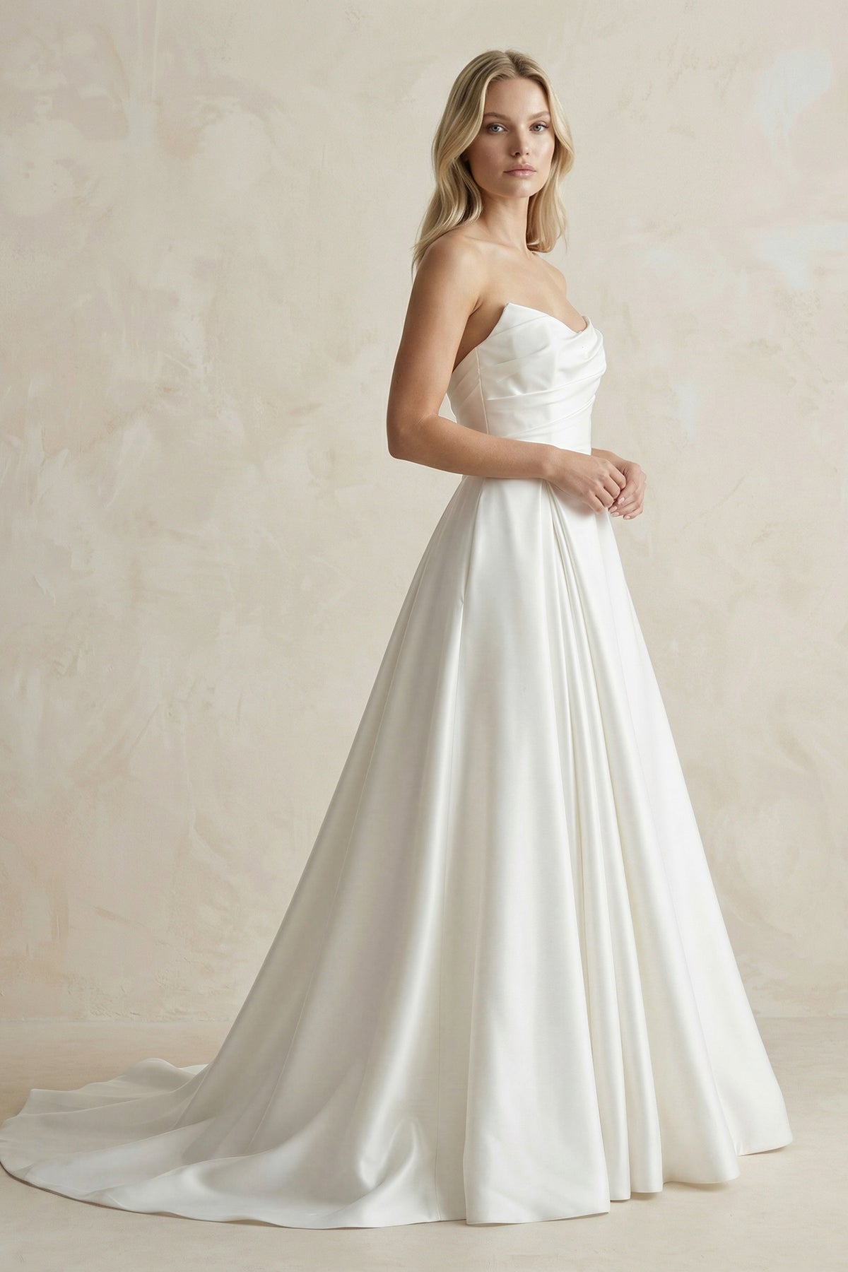 Robe de mariée blanche trapèze en satin bustier sans manches - Harana