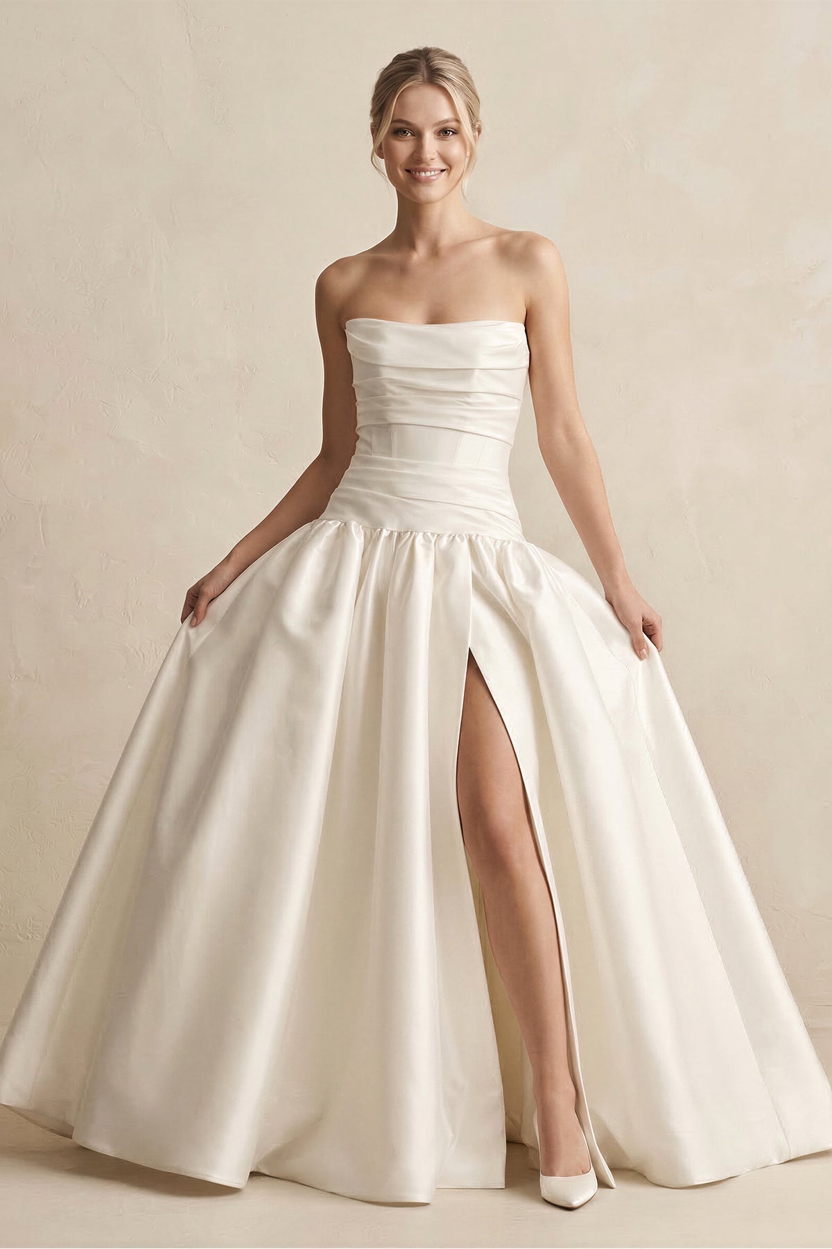 Robe de mariée ivoire trapèze en satin bustier sans manches - Harana