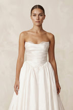 Robe de mariée ivoire courte bustier sans manches froncée - Harana