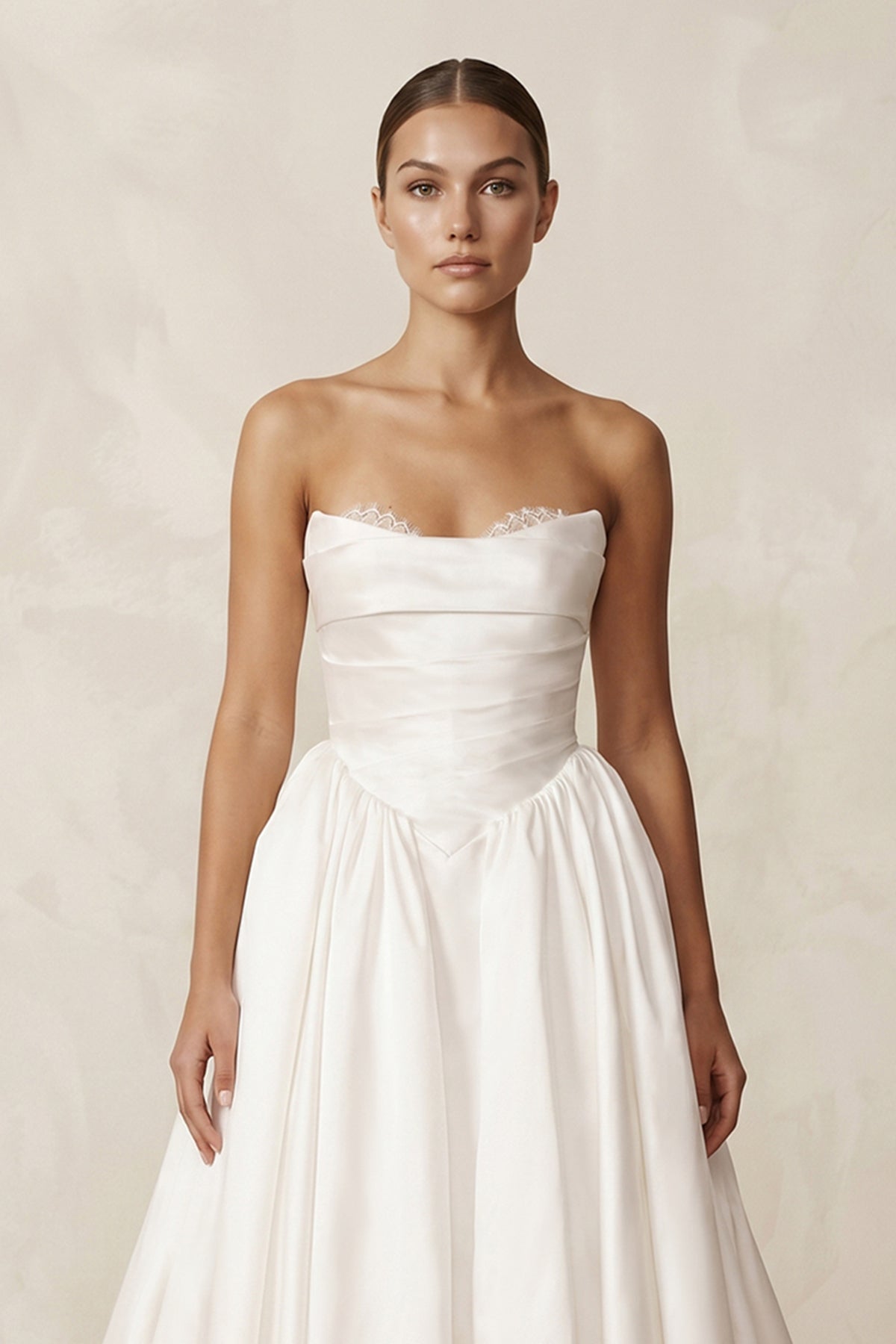 Robe de mariée ivoire courte bustier sans manches froncée - Harana