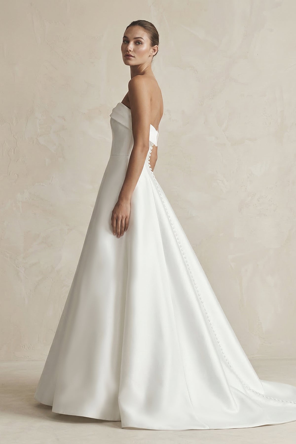 Robe de mariée blanche trapèze en satin bustier sans manches - Harana