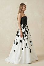 Robe de mariée noire et blanche trapèze en satin bustier sans manches - Harana