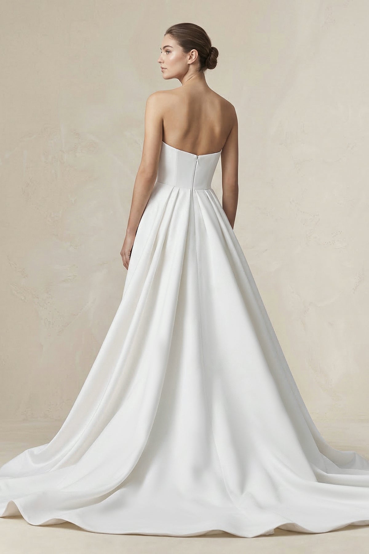 Robe de mariée blanche trapèze en satin bustier sans manches - Harana