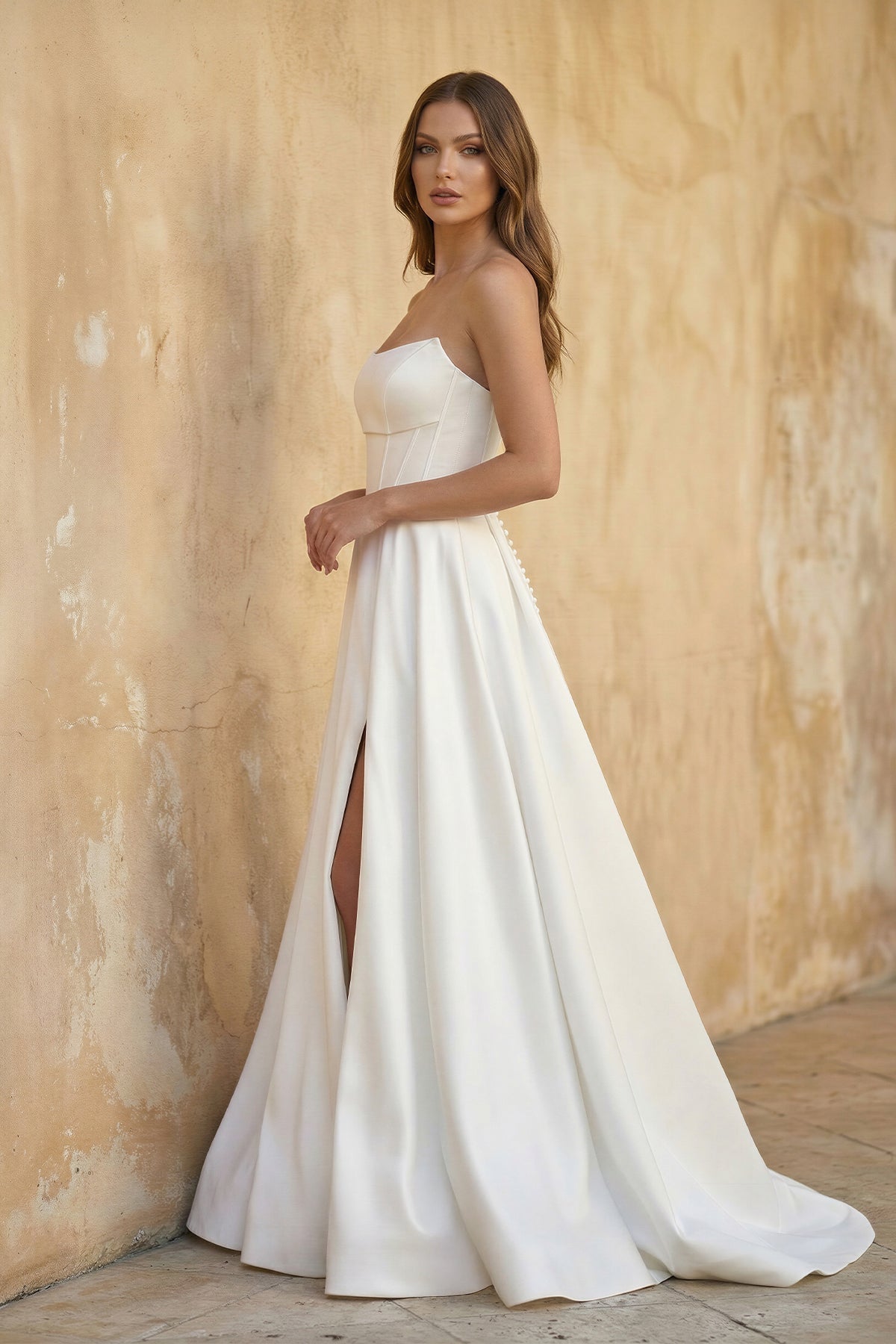Robe de mariée blanche trapèze en satin bustier sans manches - Harana