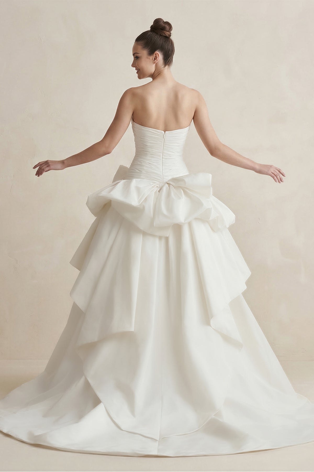 Robe de mariée blanche trapèze en satin bustier sans manches - Harana