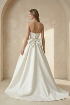 Robe de mariée blanc longue bustier sans manches avec nœud - Harana