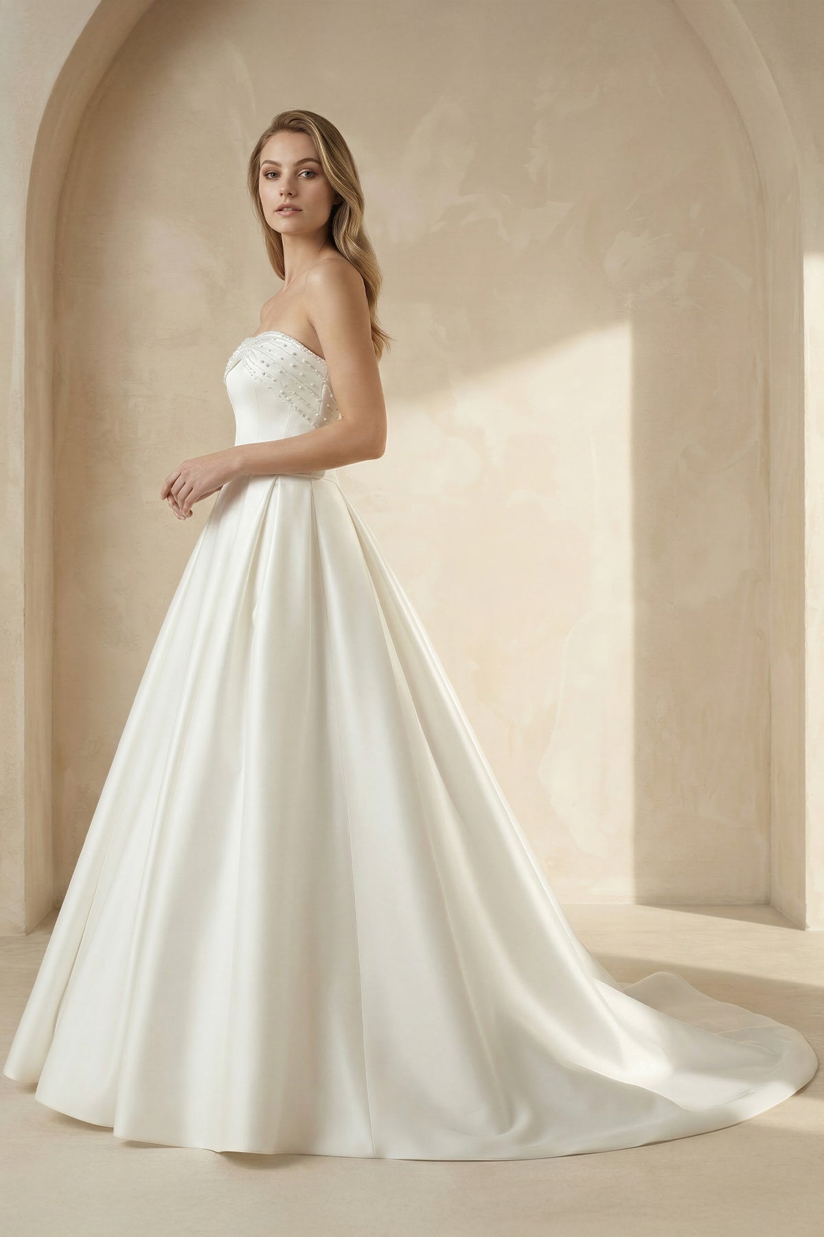 Robe de mariée blanc longue bustier sans manches avec nœud - Harana