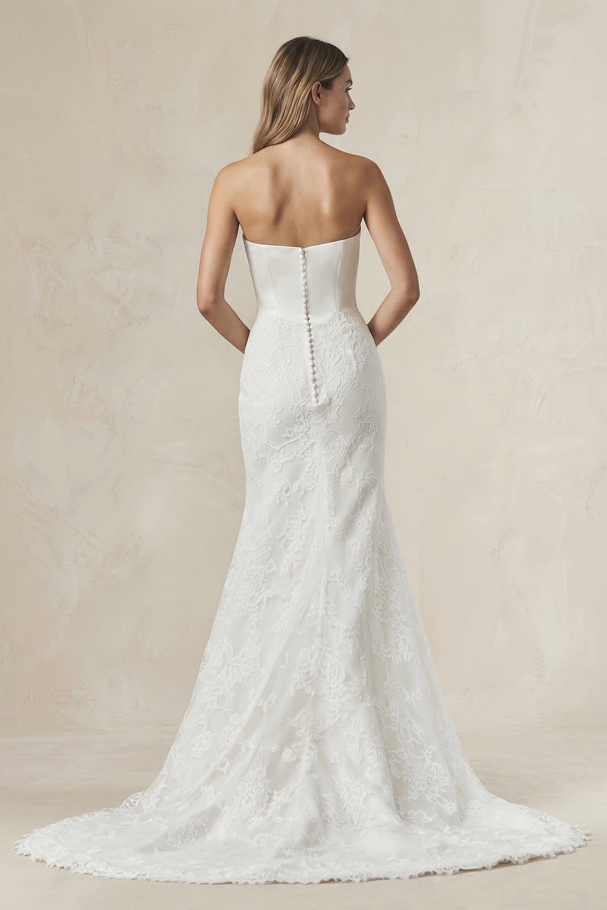 Robe de mariée blanche en dentelle coupe sirène bustier - Harana