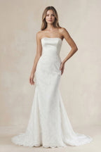 Robe de mariée blanche en dentelle coupe sirène bustier - Harana