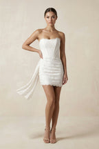 Robe de mariée blanche courte en dentelle coupe fourreau bustier avec corset - Harana