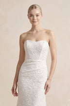 Robe de mariée blanche en dentelle coupe sirène bustier avec corset - Harana