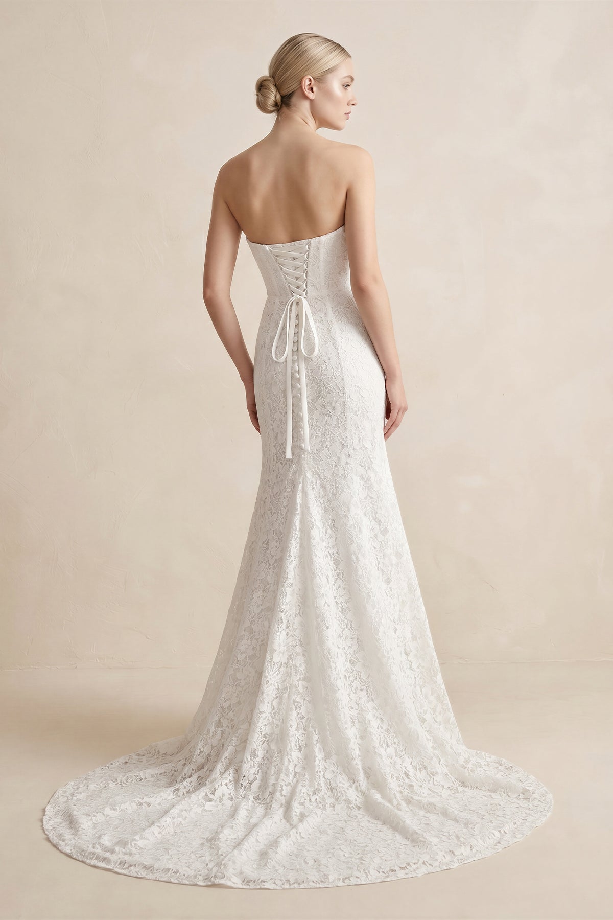 Robe de mariée blanche en dentelle coupe sirène bustier avec corset - Harana
