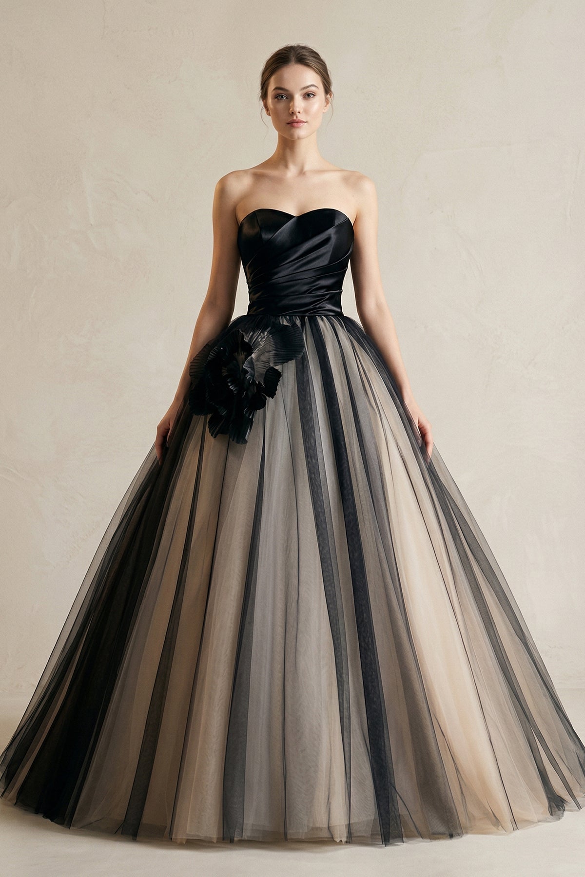 Robe de mariée noire trapèze en dentelle bustier sans manches - Harana