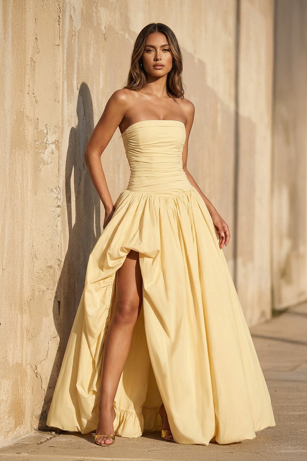 Robe longue jaune bustier avec fente effet drapé - Harana
