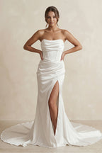 Robe de mariée blanche satinée coupe sirène bustier effet drapé avec corset - Harana